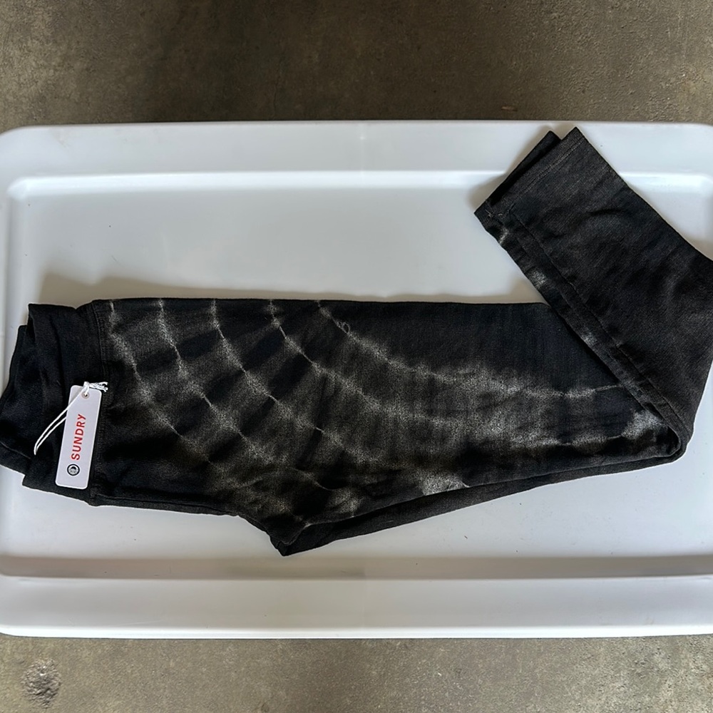 Sundry Charcoal Spiral Leggings - Picture 2 of 5